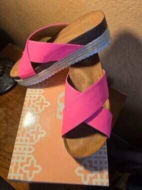 Gianni Bini Nailed It Platform Sandals Size 6